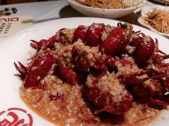 -肥肥虾庄·金牌油焖大虾(汉街SKP店)