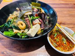 -万记麻辣烫国展总店