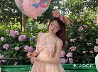 前两张图在入口没多远的绣球花那里 本来想在前面拍但是