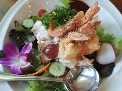 -Chom Cafe and Restaurant