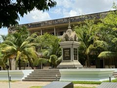 -吐斯廉屠杀博物馆