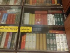 -钟书阁(松江泰晤士小镇店)