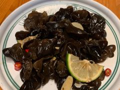 美味泡木耳-云海肴·汽锅鸡·云南菜(天山百盛优客店)