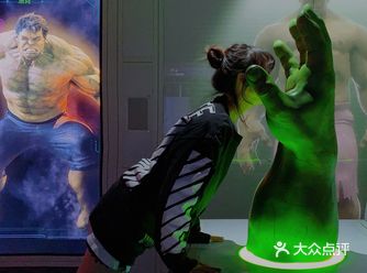 3米高的钢铁侠装置&敲级大的绿巨人手掌,快来打卡合影呀