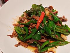 小炒肉配鹿茸菌-秀儿四九城·新京菜(亚运村鸟巢店)