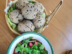 -包整·丝娃娃(一览甲秀楼风景店)