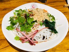 老滇凉米线-老滇山寨•云南特色菜•地方菜•民族风情歌舞表演(金碧店)