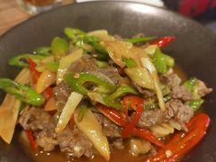 酸木瓜炒牛肉-紫滇源云南生态菜(丹凤街店)