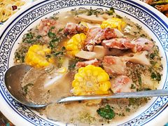 玉米莲藕排骨汤-闯关东东北农家菜(崂山石老人店)