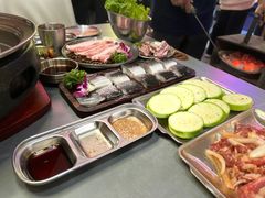 -围炉肉舍•炭烤活鳗•丹东海鲜烤肉(步行街店)