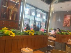 -王府井奥莱棋盘山小镇