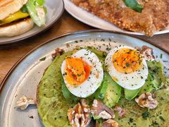 牛油果煮蛋吐司-RAC BAR(安福路店)