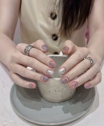 -桃色美甲沙龙