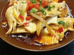 脆脆黄喉-巴四老城区炭火蛙锅(张江店)