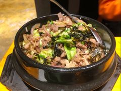 石锅牛肉拌饭-那胡同里的小烤肉馆(开发区万达店)