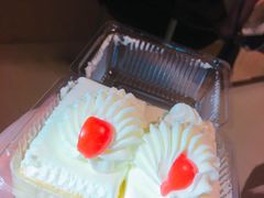 -红宝石·鲜奶小方·海派西点房(南丹店)