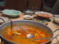 -野山舂·贵州现舂酸汤火锅(鸿通城店)