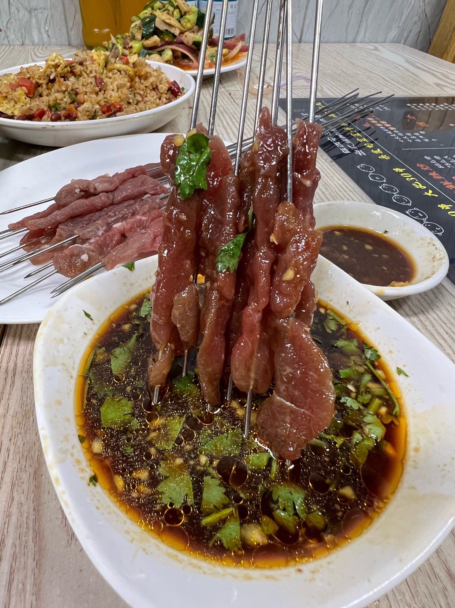 生牛肉串的魅力味道!