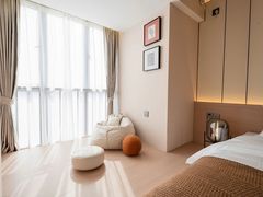 -索菲亚S轻奢HOTEL(广州花地湾地铁站店)