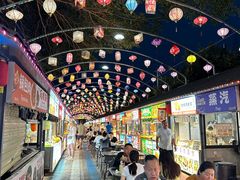 -亚龙湾亚泰商业街