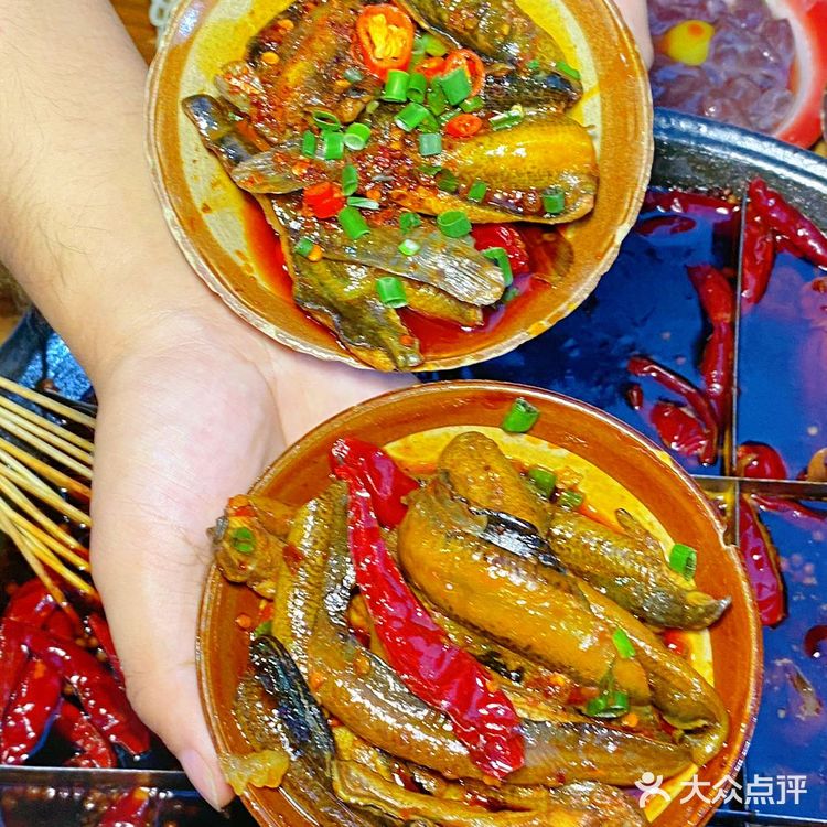来到铜元局找朋友耍,带我打卡一家最重庆味道的火锅