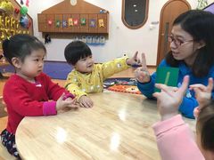 -抱抱熊托育中心(大悦城店)