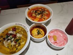 -渝是乎酸菜鱼·川渝小炒(新世界百货望京店)