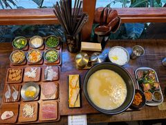 -银米·云南传统过桥米线(双廊黑金冠店)
