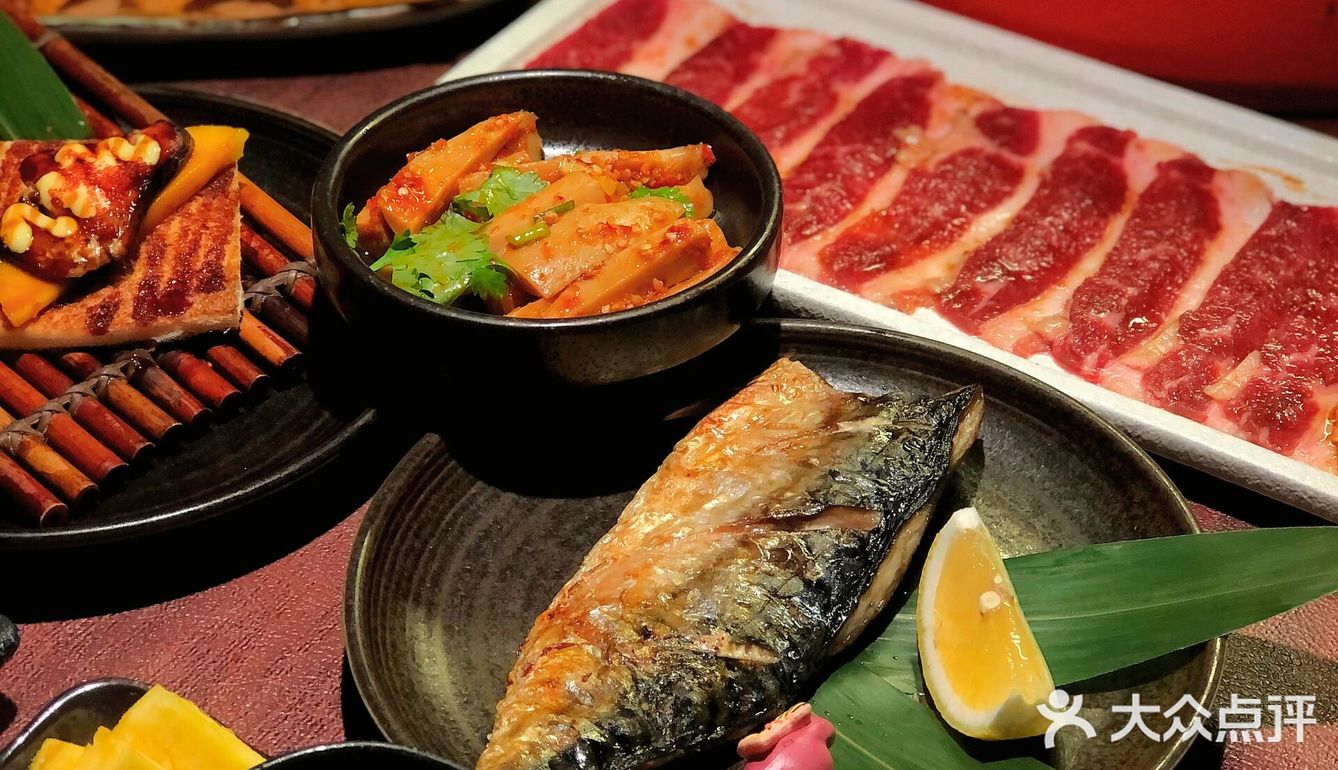 相见恨晚的一顿… 🥹超有氛围还很好吃的烤肉串烧店!