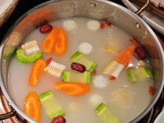 -得意咚瓜·顺德鱼生·冬瓜火锅(深圳首店)