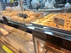 面包甜点陈列柜-鲍师傅糕点(国金街店)