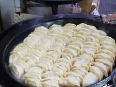 -黄阿姨锅贴大王(万航渡路店)