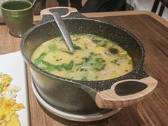 云南过桥米线-云海肴云南菜(浦江欢乐颂店)