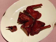 脆皮乳鸽-新荣记(南京西路店)