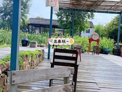 -田园东方蜜桃村的田野营地