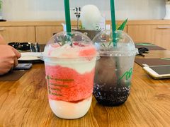 -Chom Cafe and Restaurant