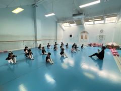 -西安小天鹅艺术团(曲江Alice店)