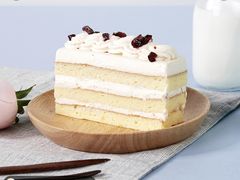奶油提子蛋糕-红宝石·鲜奶小方·海派西点房(南丹店)
