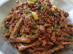 -张大师鸭爪爪特色干锅(南湖店)