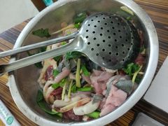 -周良天山牛杂城(天山路总店)