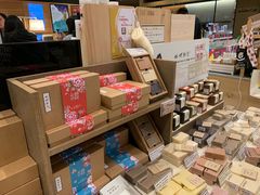 -诚品(信义店)