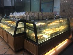 面包甜点陈列柜-赞记龙凤礼饼(广州市二宫向群宾馆店)