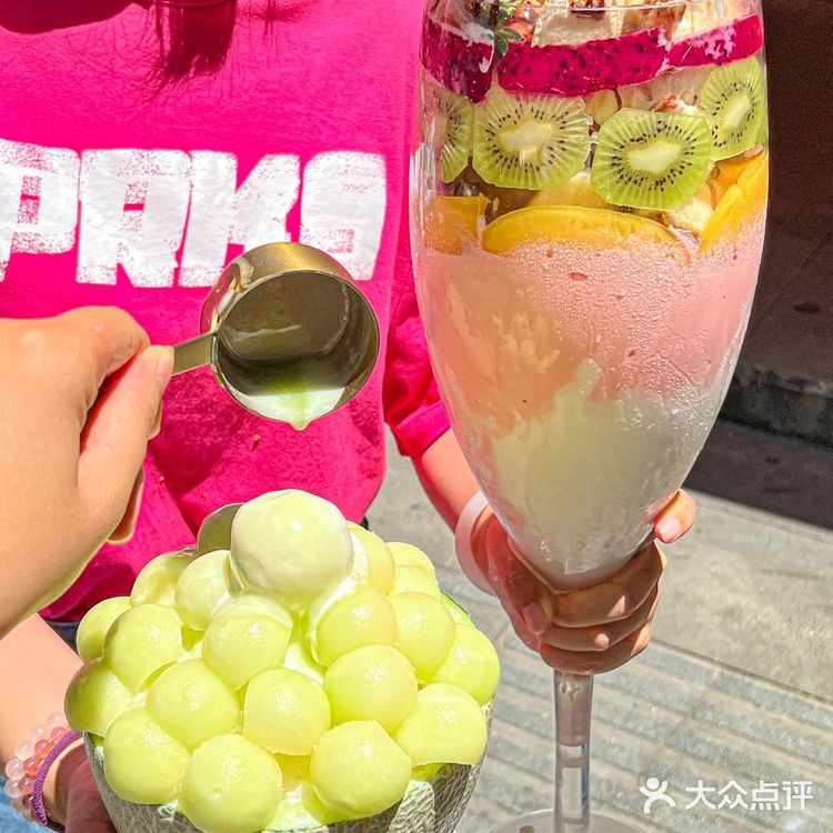 这个夏天总要吃一次这个zui大的冰淇淋吧！