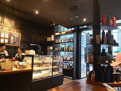 面包甜点陈列柜-星巴克臻选(深圳龙华红山天虹店)