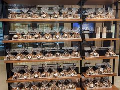 面包甜点陈列柜-Laderach 莱德拉(上海环贸iapm店)