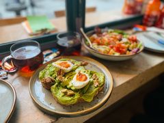 牛油果煮蛋吐司-RAC BAR(安福路店)