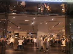 -URBAN REVIVO(佛山南海万达广场店)