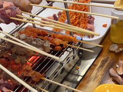 -哈尔滨小酒馆·鲜肉现穿自助烧烤(康新花园店)