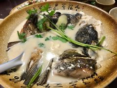 砂锅鱼头-75幢私房菜馆
