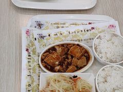 -小昆山服务区-停车场